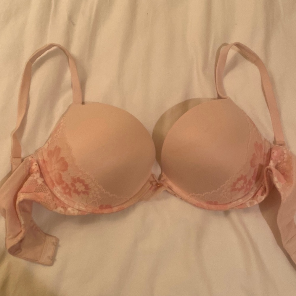 Light pink bra